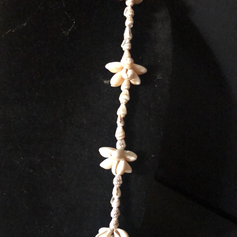 Seashell Necklace Long - Picture 2 of 2